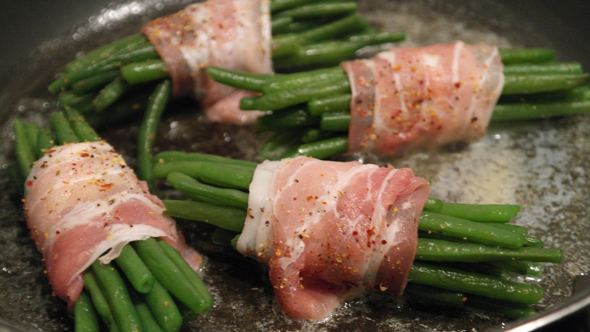 green beans wrapped in bacon